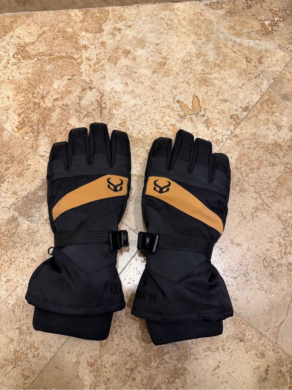 Demon men’s heated gloves